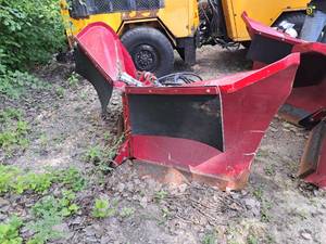 lot 444 image: Maclean Engineering 64 Folding V Plow Attachment 1104700