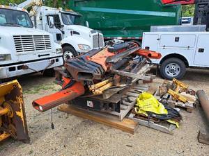 lot 448 image: Palfinser Crane and Parts