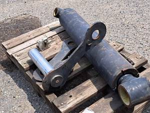 lot 544 image: Hydraulic Piston