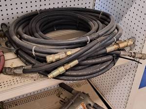 lot 912 image: Lot of (2) 4000-PSI 12 Hydraulic Hoses