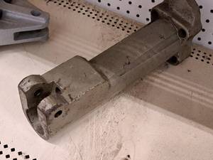lot 916 image: Jackhammer Part