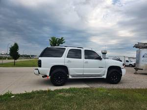 lot 1 image: 2005 GMC Yukon Denali
