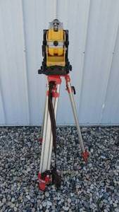 18 v Dewalt Laser DW073 with tri pod