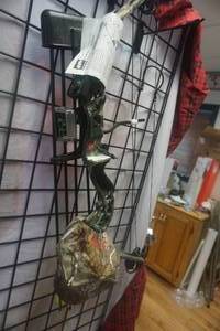 lot 3 image: PSE Light Speed Compound Bow RH