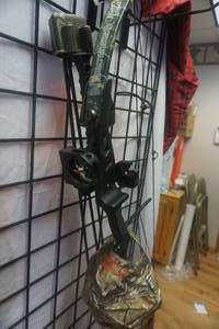 lot 4 image: Browning Micro Midas 3 Compound Bow