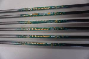lot 14 image: 6 - Beman Brand ICS Hunter VIBrake 27 Arrows