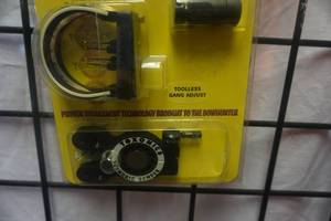 lot 69 image: Toxonics Aluminator 4 Pin Fiber Optic Bow Sight