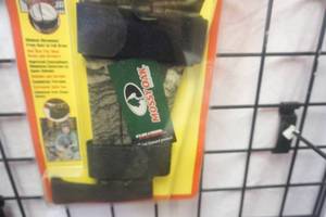 lot 94 image: Bow Legger Hands Free Camo Personal Bow Holder