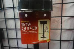 lot 105 image: Allen Model 702 Intimidator Bow Quiver