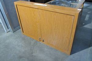 lot 23 image: Large Wooden Locking Cabinet