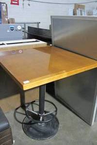 lot 25 image: BarRestaurantHome Table