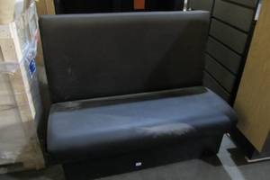 lot 30 image: Booth Seat