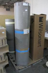 lot 32 image: Pallet Of Six Veneers