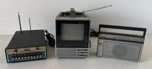 lot 18 image: Group Of Misc. Vintage Electronics Including Panasonic, Regency Scanner And Portavision Tv ( Crack In Screen )