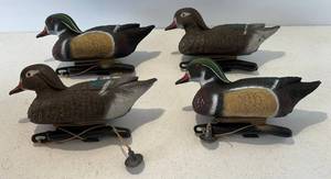 lot 74 image: Group Of ( Carry Lite Made In Italy ) Plastic Molded Decoys ( Wood Duck ) 2 Drakes 2 Females