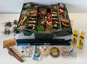 lot 132 image: Vintage Wooden Lures, Spinners, 1957 Shakespeare Imperial Reel, South  Bend Reel And More In Vintage Metal Tackle Box ( With Keys ) And Telescoping Cane Pole