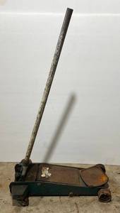 lot 149 image: Vintage Sears 12 Ton Hydraulic Jack ( Non Working )