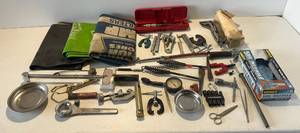 lot 167 image: Group Of Misc. Automotive Tools Including Torque Wrenches, Fender Covers, Wheel Pullers And More