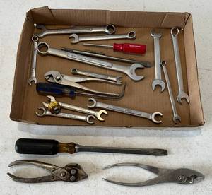 lot 191 image: Group Of Misc. Tools Including Craftsman