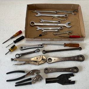 lot 194 image: Group Of Misc. Tools Including Craftsman