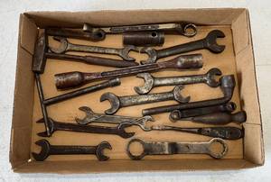 lot 197 image: Group Of Vintage Misc. Tools