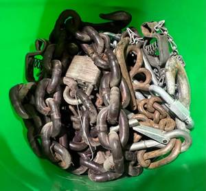 lot 240 image: Buck Full Of Misc. Chains