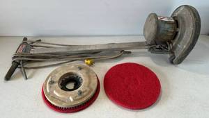 lot 254 image: Multi Clean 13 With Pads