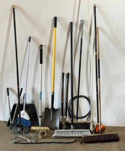 lot 264 image: Large Group Of Garage & Outdoor Items Including Brooms, Scubber, Marine Antennas And More