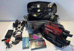 lot 283 image: Vintage JCPenny VHS Movie Camera With Bag And Extras