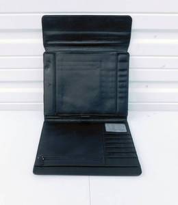 lot 46 image: Virtuo Leather Portfolio Case