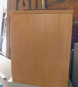 lot 7 image: Entertainment Cabinet with 2 Shelves and 1 Drawer