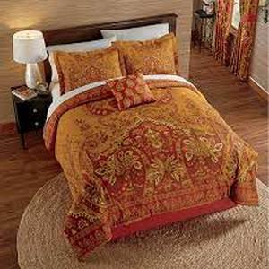 lot 22 image: Veronica 4-Piece Comforter Set - Queen