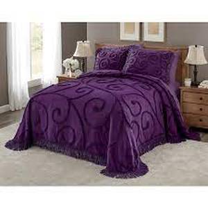 lot 43 image: Scroll Chenille Bedspread - Purple Punch - Full