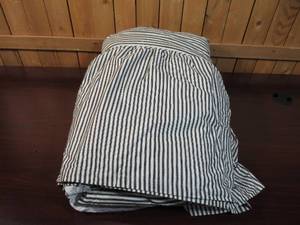 lot 11 image: Ticking Stripe Ruffled Bedspread - FullQueen