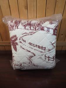 lot 45 image: Frosty Farmhouse Sherpa Quilt - King