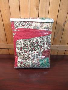 lot 49 image: Grace Oversized Quilt - FullQueen
