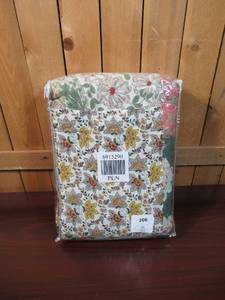 lot 101 image: Quilted Furniture Protector and Pillow Cover - Loveseat