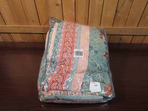 lot 103 image: Anita Oversized Quilt - Spice - FullQueen with 2 shams