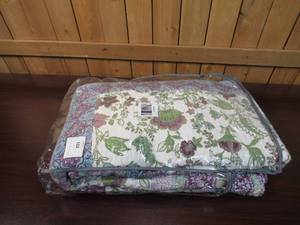 lot 105 image: Anita Oversized Quilt - Purple - FullQueen