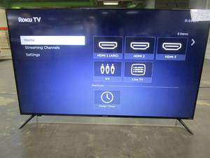 lot 752 image: Element 70 4K UHD Roku Smart TV, E4SW7019RKU
