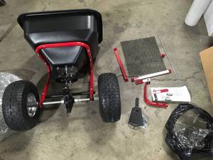 Everbilt 130 lbs. Tow Broadcast Spreader Missing Parts Customer Returns See Pictures