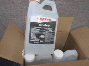 Case of 4-2L Bottles Betco VersiFec...