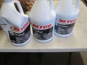 2 Gallons Betco VersiFect...