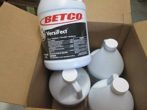 Case of 4-Gallon Jugs Betco VersiFe...