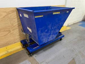 lot 2A image: Self Dumping Hopper Model D-100-LD Retail $1596.00