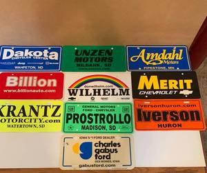 lot 4 image: 10 Dealership plate covers