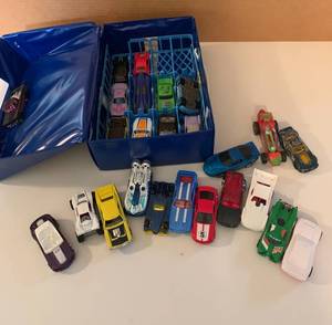 lot 14 image: Lots of Old Hot Wheels, small cars