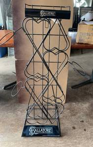 lot 23 image: Ballatore heart metal display rack