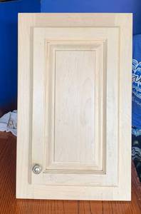 lot 25 image: Medicine Cabinet 3 shelve