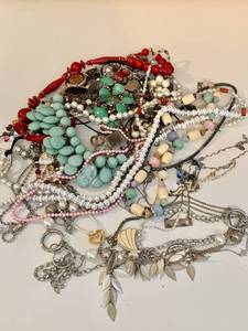 lot 42 image: 30 Necklaces All styles & ages